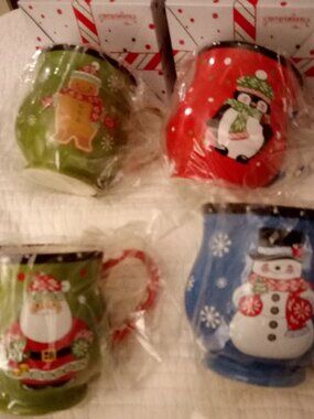 Set of 4 Temptations Christmas Mugs